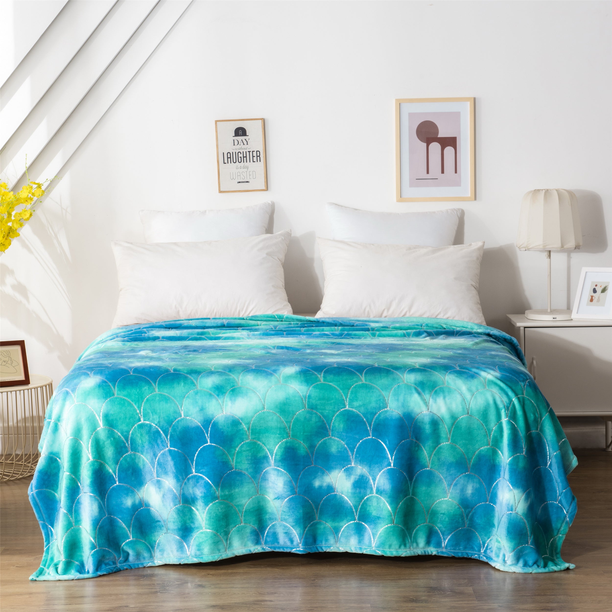 Your Zone Velvet Plush Blanket 100 Polyester 72